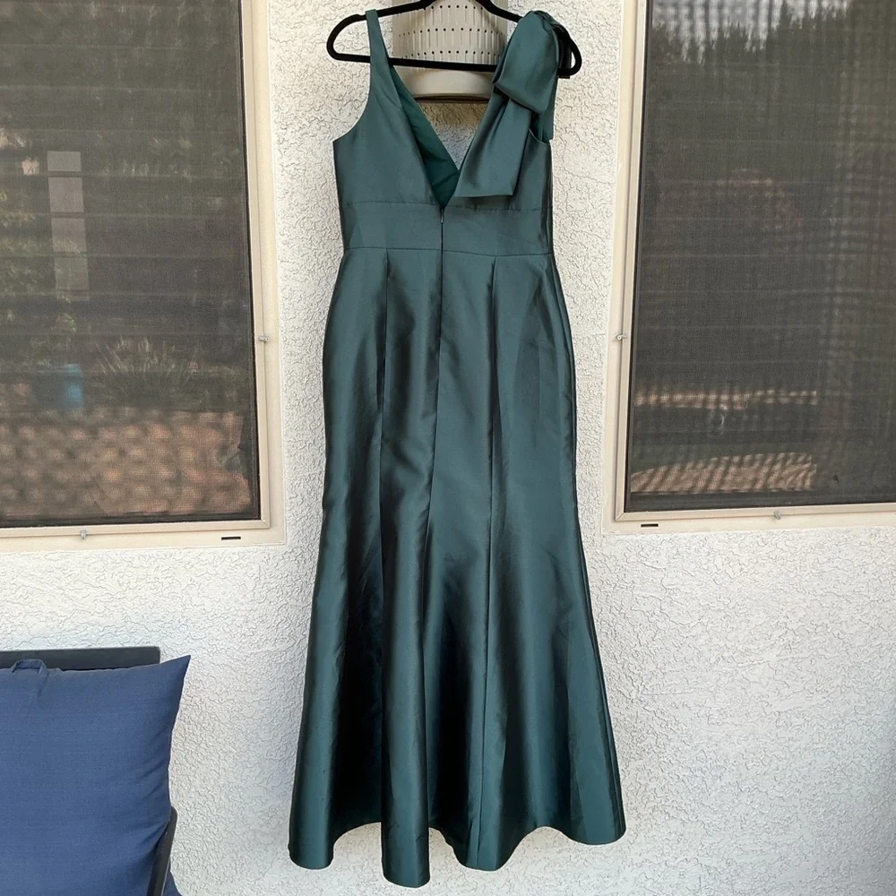 NWT Alfred Sung Linden One Shoulder Bow Satin Trumpet Gown Dress Size 10 D863 - Picture 6 of 13